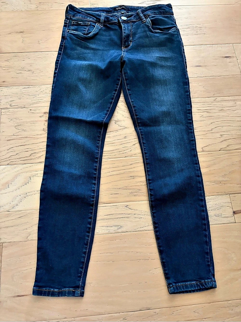 Women’s STS Blue jeans skinny in Blue size 28 Like New